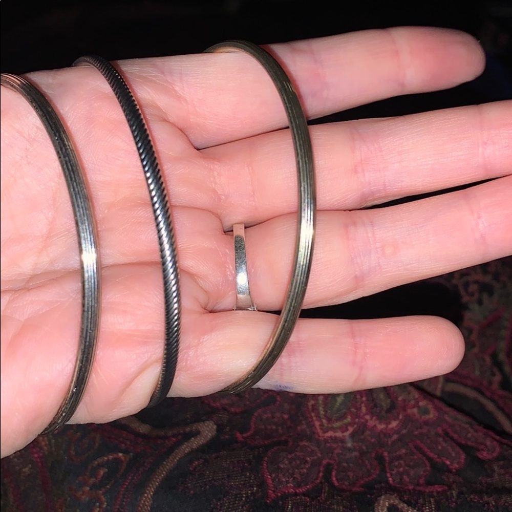 Avon everyday hammered bracelet set